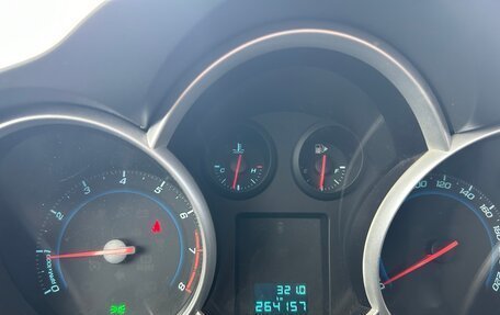 Chevrolet Cruze II, 2010 год, 570 000 рублей, 14 фотография