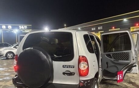 Chevrolet Niva I рестайлинг, 2003 год, 310 000 рублей, 16 фотография