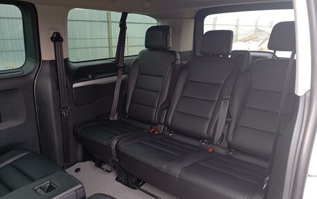 Peugeot Traveller I, 2021 год, 3 250 000 рублей, 14 фотография