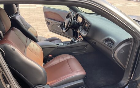 Dodge Challenger III рестайлинг 2, 2020 год, 3 900 000 рублей, 10 фотография