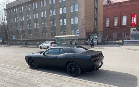 Dodge Challenger III рестайлинг 2, 2020 год, 3 900 000 рублей, 3 фотография