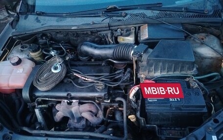 Ford Focus IV, 2002 год, 110 000 рублей, 5 фотография