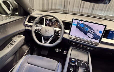 Volkswagen Teramont, 2025 год, 6 450 000 рублей, 32 фотография