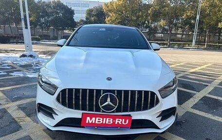 Mercedes-Benz A-Класс, 2021 год, 1 750 000 рублей, 2 фотография