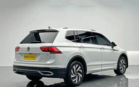Volkswagen Tiguan II, 2022 год, 2 020 000 рублей, 4 фотография