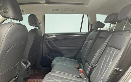 Volkswagen Tiguan II, 2022 год, 2 020 000 рублей, 9 фотография