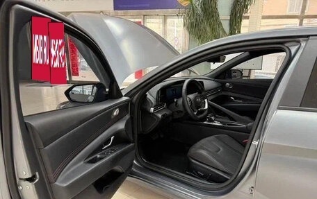 Hyundai Elantra, 2022 год, 1 330 000 рублей, 7 фотография