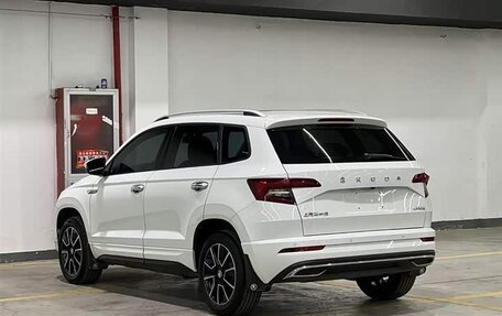 Skoda Karoq I, 2023 год, 2 350 000 рублей, 4 фотография