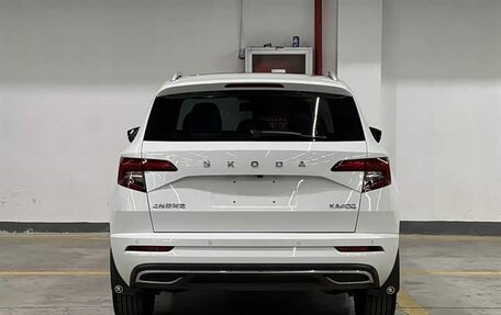 Skoda Karoq I, 2023 год, 2 350 000 рублей, 6 фотография