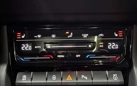 Skoda Karoq I, 2023 год, 2 350 000 рублей, 17 фотография