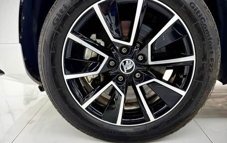 Skoda Karoq I, 2023 год, 1 920 000 рублей, 9 фотография