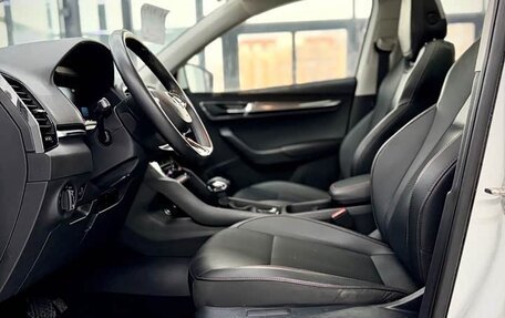 Skoda Karoq I, 2023 год, 1 920 000 рублей, 10 фотография