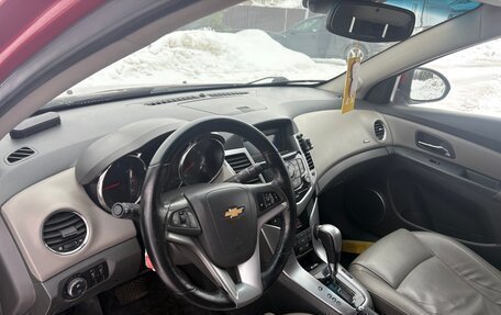 Chevrolet Cruze II, 2010 год, 725 000 рублей, 5 фотография