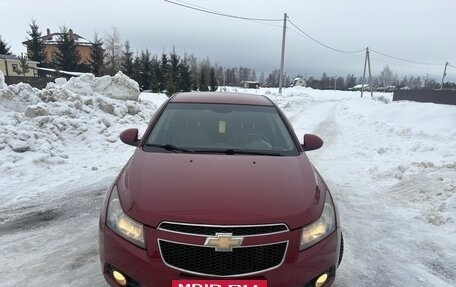 Chevrolet Cruze II, 2010 год, 725 000 рублей, 3 фотография