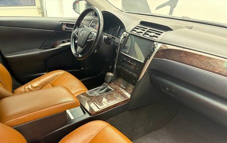 Toyota Camry, 2016 год, 2 099 000 рублей, 19 фотография