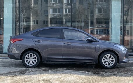 Hyundai Solaris II рестайлинг, 2021 год, 1 630 000 рублей, 4 фотография