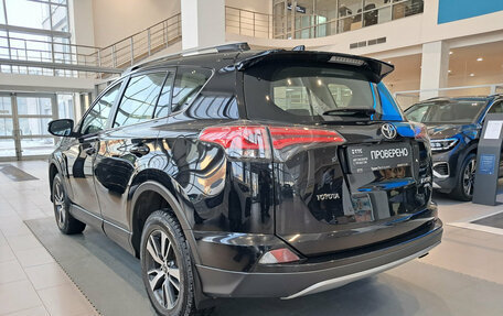 Toyota RAV4, 2018 год, 2 479 000 рублей, 7 фотография