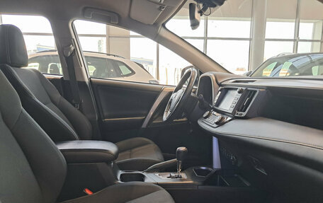 Toyota RAV4, 2018 год, 2 479 000 рублей, 11 фотография