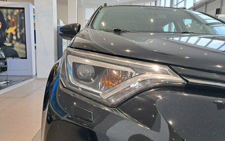 Toyota RAV4, 2018 год, 2 479 000 рублей, 17 фотография