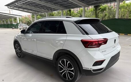 Volkswagen T-Roc I, 2022 год, 2 130 000 рублей, 7 фотография