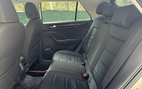 Volkswagen T-Roc I, 2022 год, 2 130 000 рублей, 10 фотография