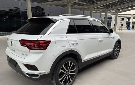 Volkswagen T-Roc I, 2022 год, 2 130 000 рублей, 6 фотография