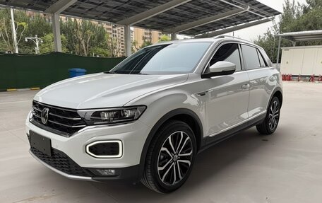 Volkswagen T-Roc I, 2022 год, 2 130 000 рублей, 3 фотография