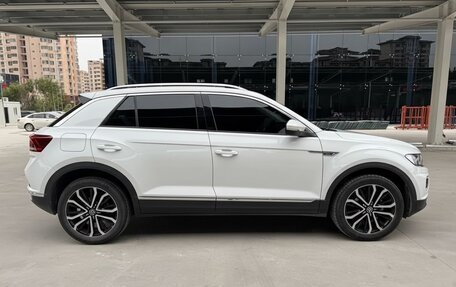 Volkswagen T-Roc I, 2022 год, 2 130 000 рублей, 8 фотография