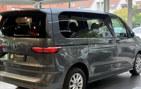 Volkswagen Multivan, 2022 год, 4 800 000 рублей, 8 фотография