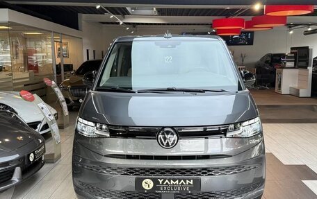 Volkswagen Multivan, 2022 год, 4 800 000 рублей, 3 фотография