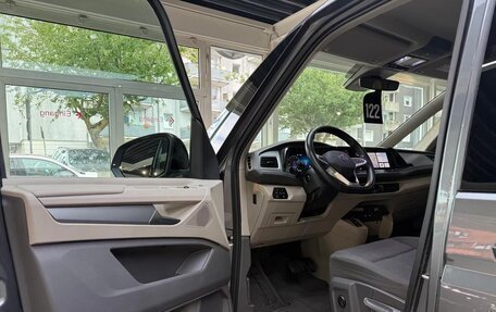 Volkswagen Multivan, 2022 год, 4 800 000 рублей, 11 фотография