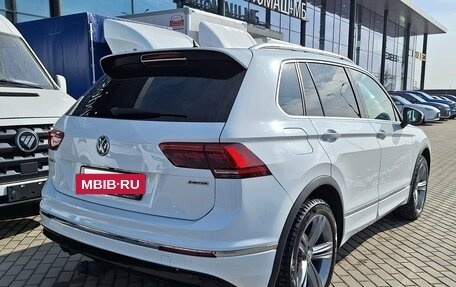 Volkswagen Tiguan II, 2019 год, 2 780 000 рублей, 2 фотография