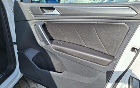 Volkswagen Tiguan II, 2019 год, 2 780 000 рублей, 19 фотография