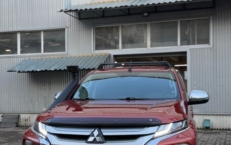 Mitsubishi L200 IV рестайлинг, 2020 год, 4 300 000 рублей, 1 фотография