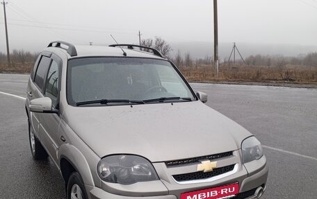 Chevrolet Niva I рестайлинг, 2017 год, 785 000 рублей, 3 фотография