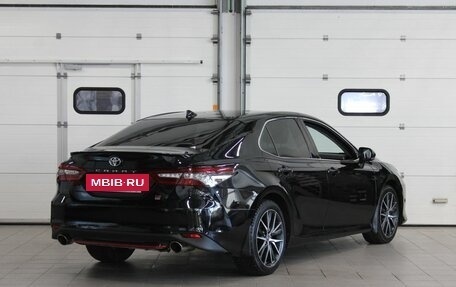 Toyota Camry, 2021 год, 3 350 000 рублей, 5 фотография