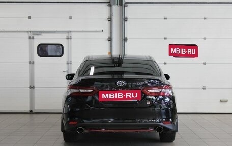 Toyota Camry, 2021 год, 3 350 000 рублей, 6 фотография