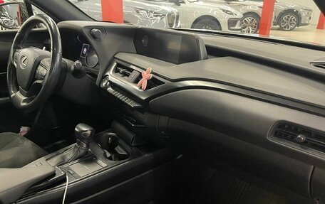 Lexus UX I, 2020 год, 2 740 000 рублей, 24 фотография