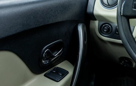 Renault Logan II, 2016 год, 653 000 рублей, 20 фотография