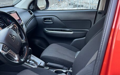 Mitsubishi L200 IV рестайлинг, 2020 год, 4 300 000 рублей, 25 фотография