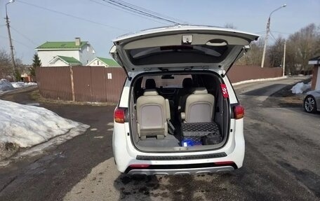 KIA Carnival III, 2018 год, 2 670 000 рублей, 6 фотография