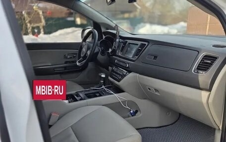 KIA Carnival III, 2018 год, 2 670 000 рублей, 11 фотография