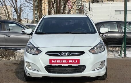 Hyundai Solaris II рестайлинг, 2011 год, 589 000 рублей, 2 фотография