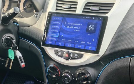 Hyundai Solaris II рестайлинг, 2011 год, 589 000 рублей, 12 фотография