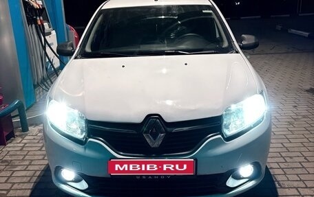 Renault Logan II, 2018 год, 600 000 рублей, 1 фотография