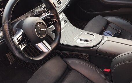 Mercedes-Benz E-Класс, 2021 год, 5 850 000 рублей, 1 фотография