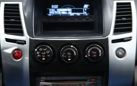 Mitsubishi Pajero Sport II рестайлинг, 2011 год, 1 420 000 рублей, 14 фотография