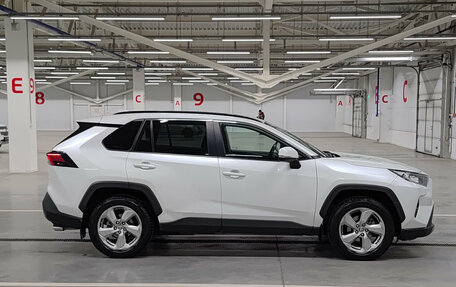 Toyota RAV4, 2019 год, 2 920 000 рублей, 4 фотография