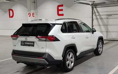 Toyota RAV4, 2019 год, 2 920 000 рублей, 5 фотография