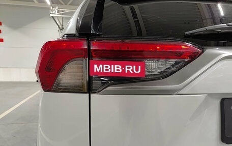 Toyota RAV4, 2019 год, 2 920 000 рублей, 9 фотография